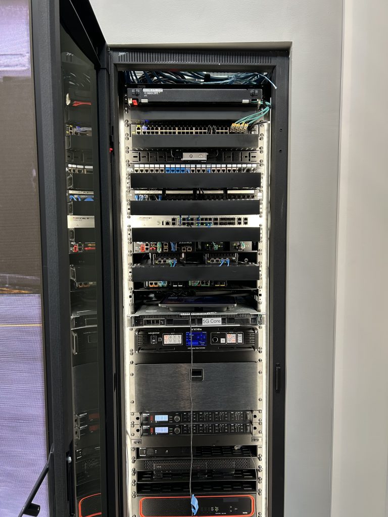 You Need to Have This Platform: Betacom and Siemens Unveil Private 5G Network