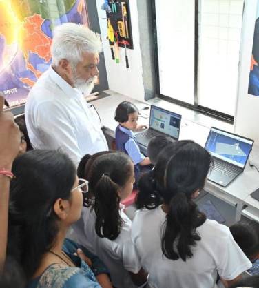 RoboDK and SimuSoft Power ‘Robotics and Industry 4.0 Lab’ at ‘World’s Best School – 2025’