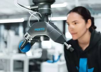 Festo’s GripperAI: Flexible and Reliable Bin Picking for Logistics 