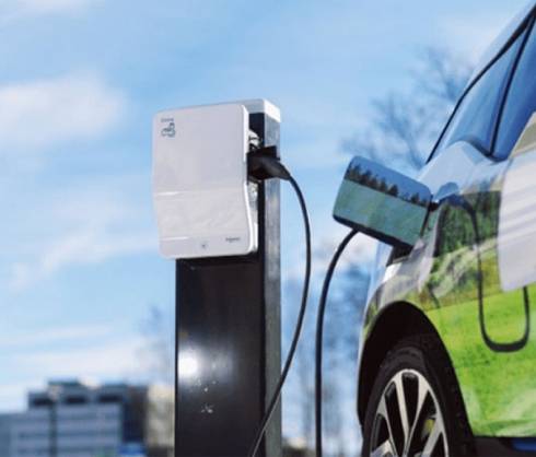 Canada’s Retail Reset: Flip the Switch and Make AI Work for Your Business with Schneider Electric